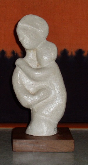 sculpture magali femme enfant